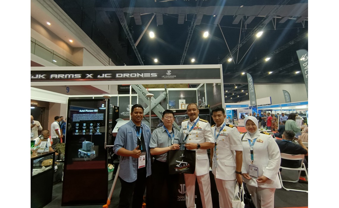 Honoured to Receive a Special Visit from the Navy Pengarah at the JC DRONES Booth